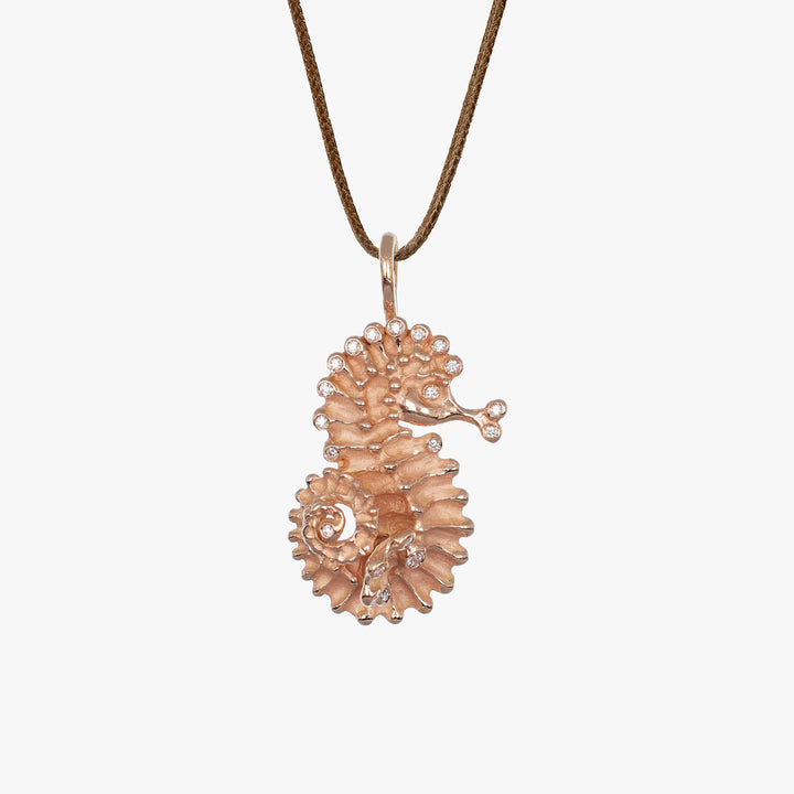 MassimoIzzoJeweler_Short-tailedSeahorsePendant_RoseGold18kt_Diamonds_fronte