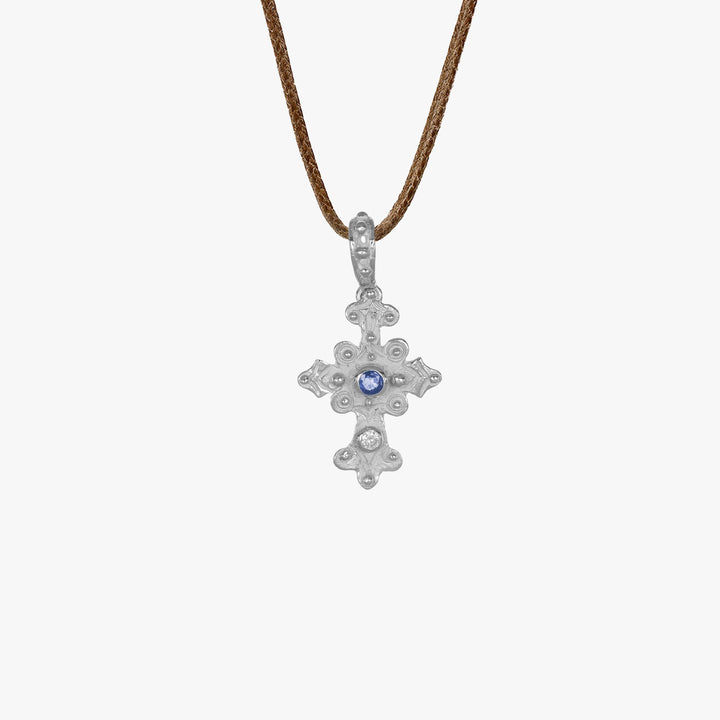 MassimoIzzoJewelers_CrossPendant_WhiteGold18kt_Diamonds_Sapphire_Fronte