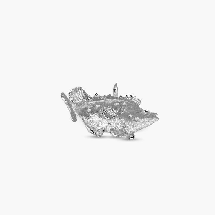 Grouper pendant M