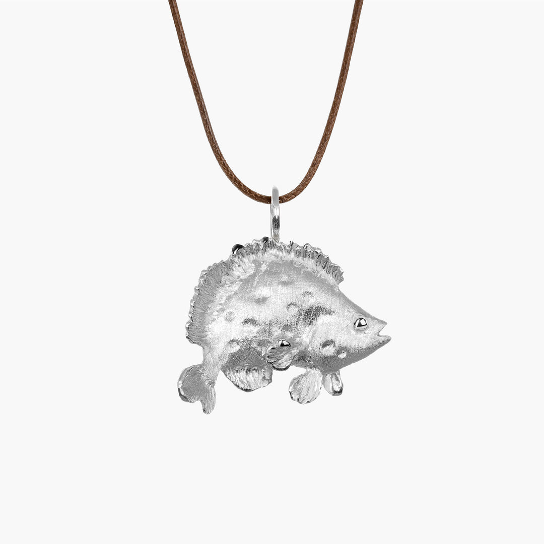 Grouper pendant M